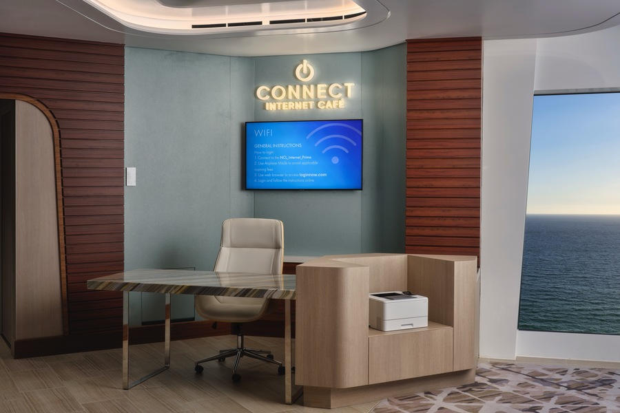 NCL Aqua Internet Cafe ©Norwegian Cruise Line.jpg